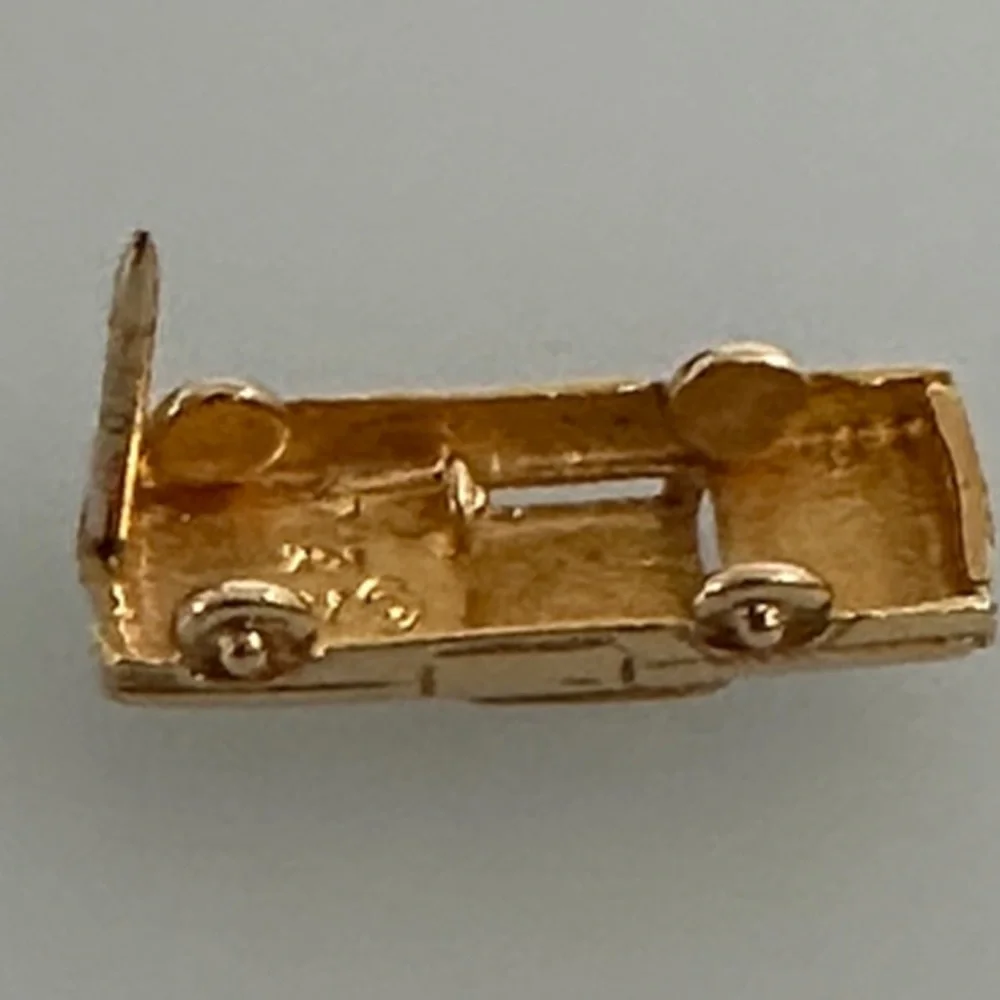 14k real solid Gold Classic Car Pin​